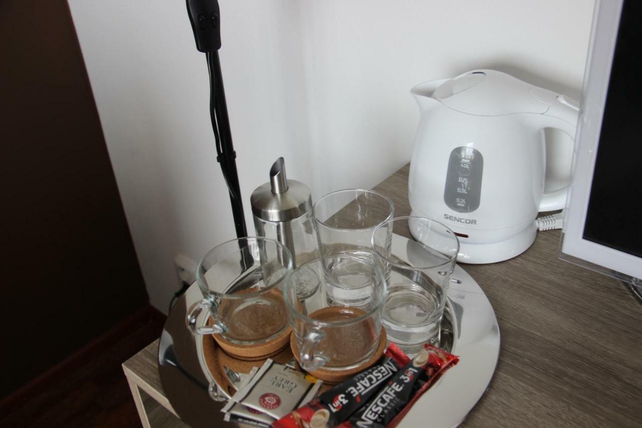H+ Apartman Letiste Prahaアパートメント エクステリア 写真